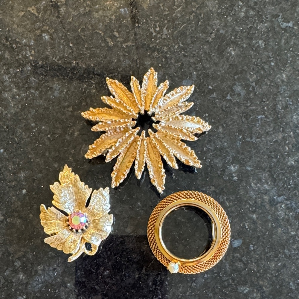 Elegant Gold Brooch Set